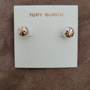 Tory burch pearl earrings.